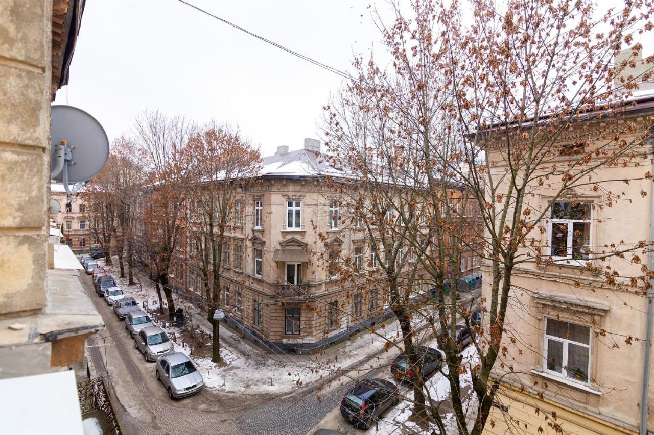 Chopin Apartment In The Center Of Leópolis Exterior foto